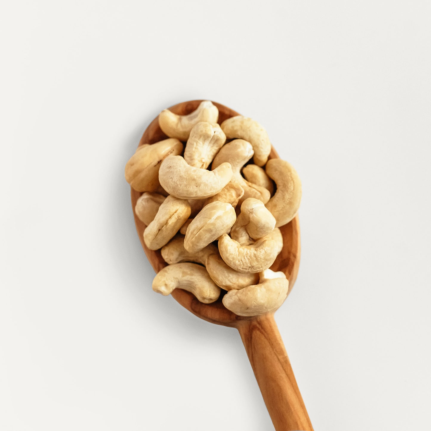 Organic Whole Cashew Nuts (W320)